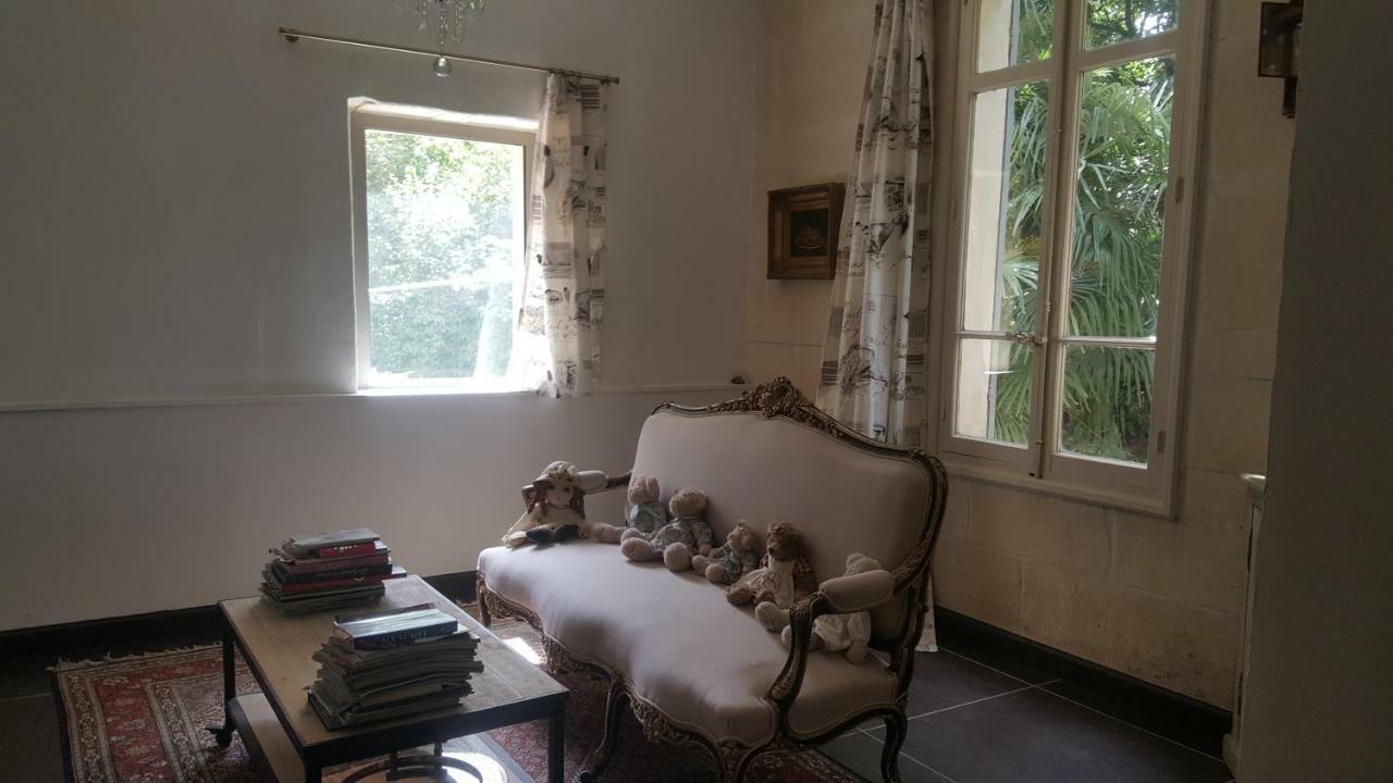 Manoir En Crau Hotel อาร์ลส์ ภายนอก รูปภาพ