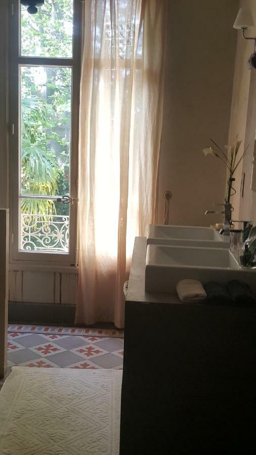 Manoir En Crau Hotel อาร์ลส์ ภายนอก รูปภาพ