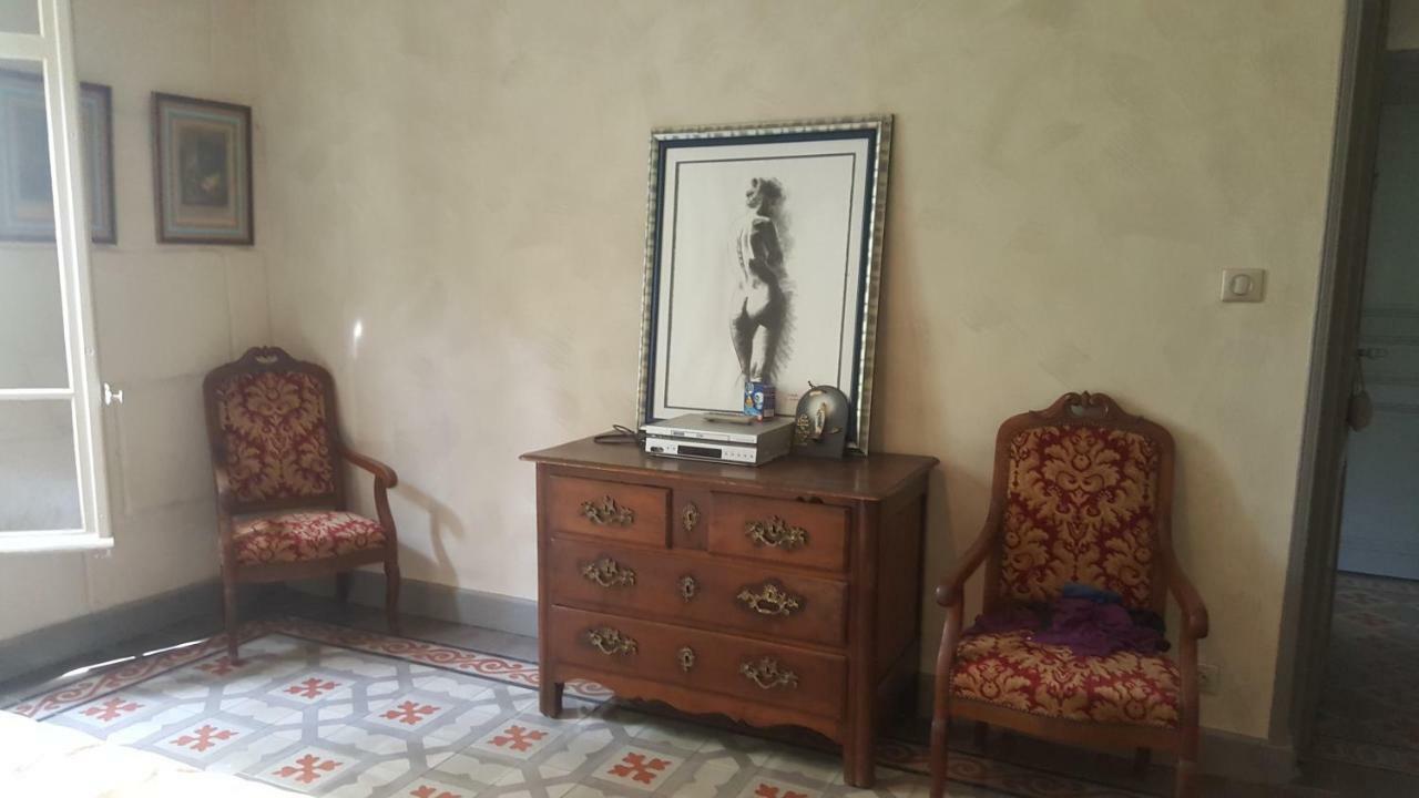 Manoir En Crau Hotel อาร์ลส์ ภายนอก รูปภาพ
